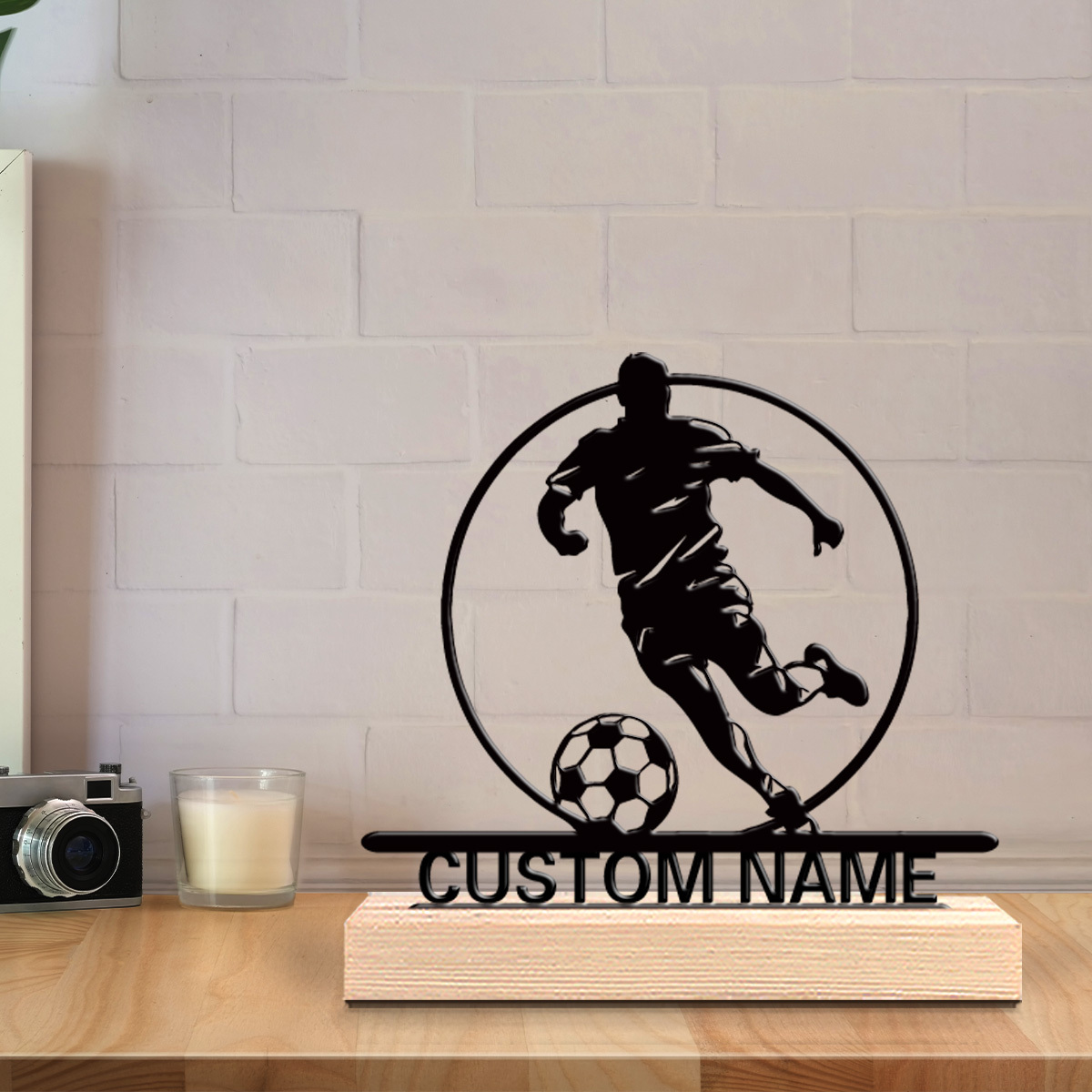 カスタムサッカー選手メタル像（名前入り）、木製台座付きテーブ - Woodworking Laser のレビューと価格
